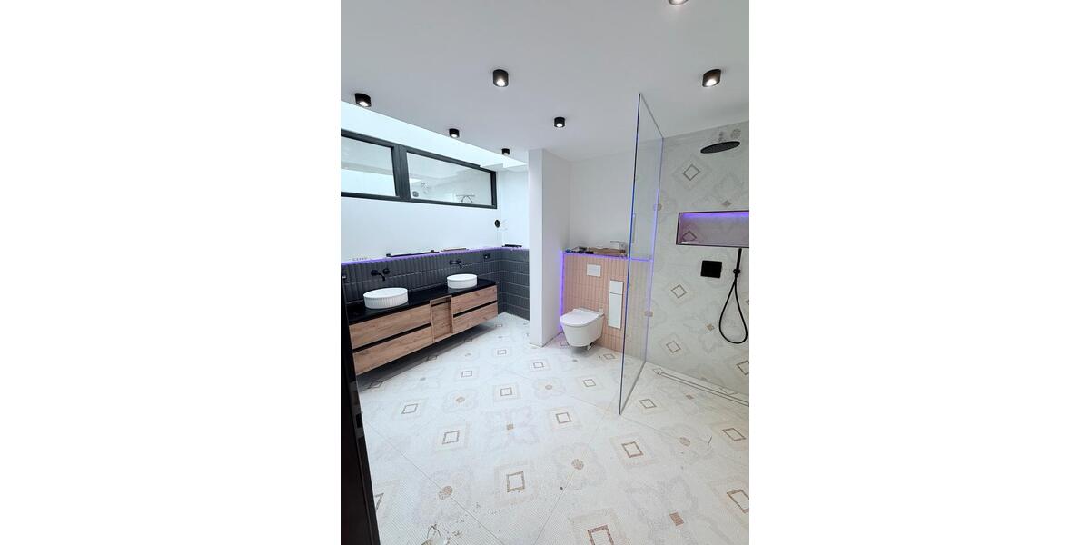 Hochparterre Düsseldorf Pempelfort - 3 Zimmer, 119 m&sup2;, 2.500&euro; | Angebot:24385522