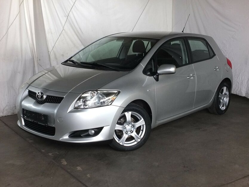 Toyota Auris 1.6i SOL ALLE INSPEKTIONEN GARAGENWAGEN 174.885 km 5.704 € Köln 50858