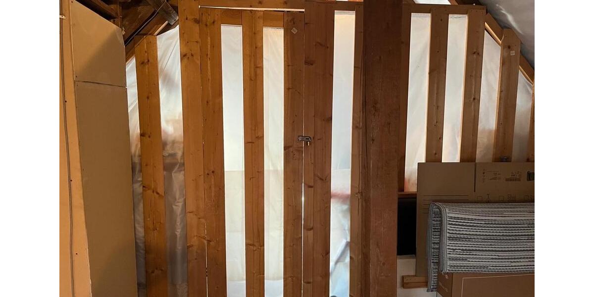 Dachgeschoßwohnung Remscheid Lüttringhausen - 4 Zimmer, 62 m&sup2;, 130.000&euro; | Angebot:24462090