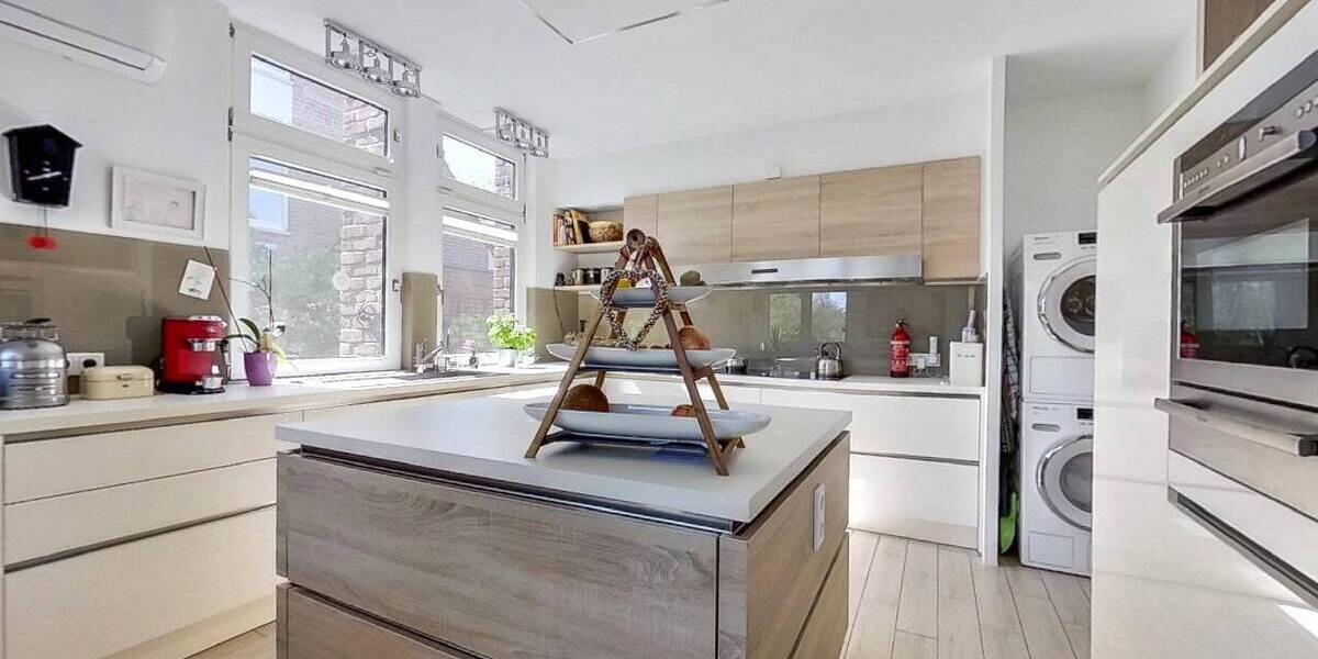 Einfamilienhaus Neuss Furth-Mitte - 9 Zimmer, 302 m&sup2;, 1.250.000&euro; | Angebot:26486011