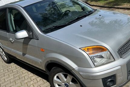 Ford Fusion 65.742 km 4.490 &euro; Köln 51069