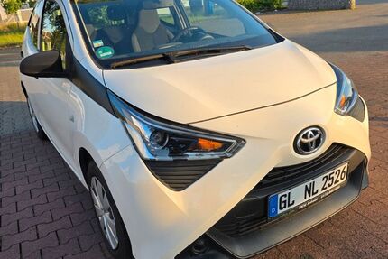 Toyota Aygo (X) 106.000 km 6.001 &euro; Bergisch Gladbach 51429