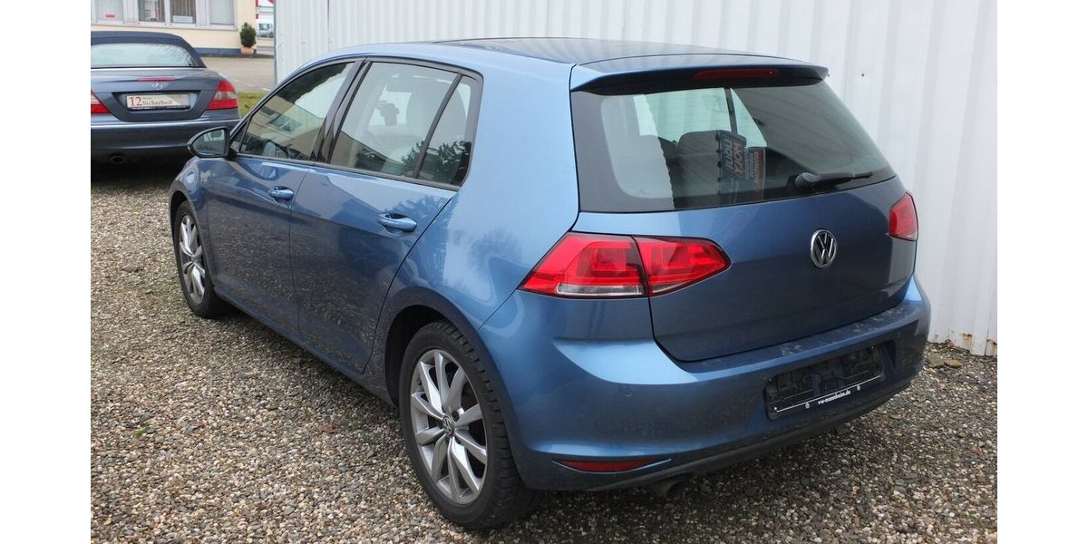 VW Golf COMFORTLINE PANORAMADACH KLIMAAUTOMATIK 1.Han 150.000 km 9.908 &euro; Köln 50858