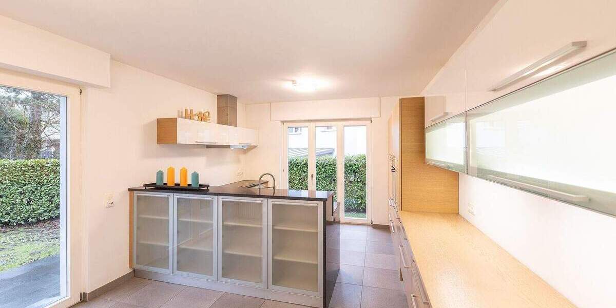 Einfamilienhaus Düsseldorf Gerresheim - 6 Zimmer, 195 m&sup2;, 4.640&euro; | Angebot:24610026