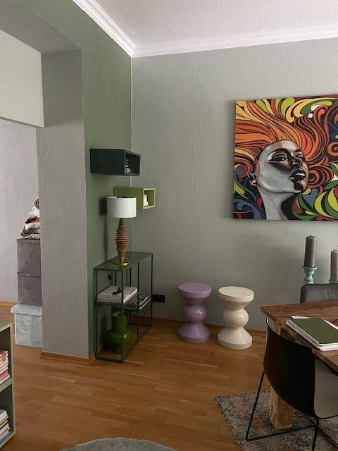 Rarität mit gr. Garten in D.-Oberkassel ! Renovierte 2-3 Z.-Wohnung in bester Lage v. D.-Oberkassel mit Garten - Einbauküche - Keller