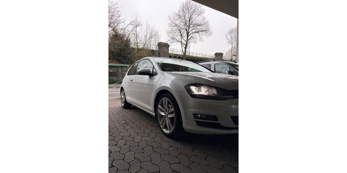 VW Golf 136.000 km 12.300 &euro; Remscheid 42855