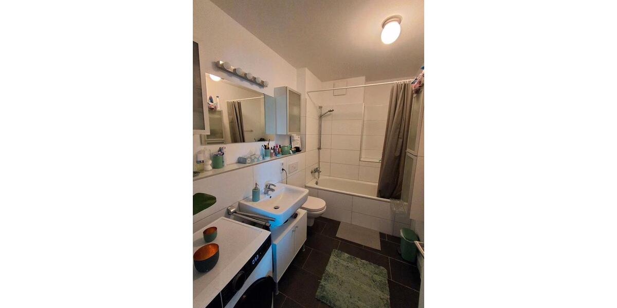 Etagenwohnung Düsseldorf Oberbilk - 2 Zimmer, 65 m&sup2;, 900&euro; | Angebot:27602833
