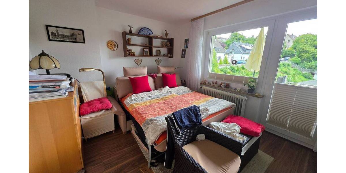 Etagenwohnung Velbert Neviges - 3 Zimmer, 87 m&sup2;, 160.000&euro; | Angebot:23944324