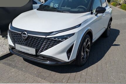 Nissan Qashqai 2.443 km 37.118 € Monheim 40789