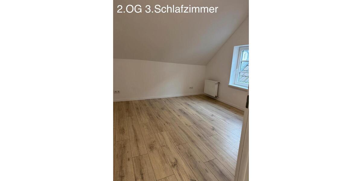 Etagenwohnung Remscheid Gemarkung Bergisch Born - 4 Zimmer, 130 m&sup2;, 1.170&euro; | Angebot:24187722