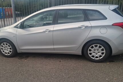 Hyundai i30 50.000 km 6.890 &euro; wuppertal 42277