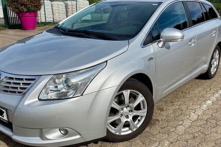 Toyota Avensis 114.021 km 9.000 € Düsseldorf 40629
