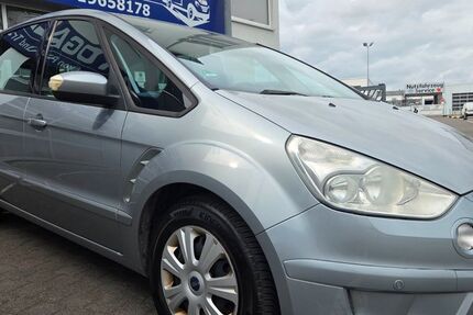 Ford S-Max 235.523 km 3.950 &euro; Pulheim 50259