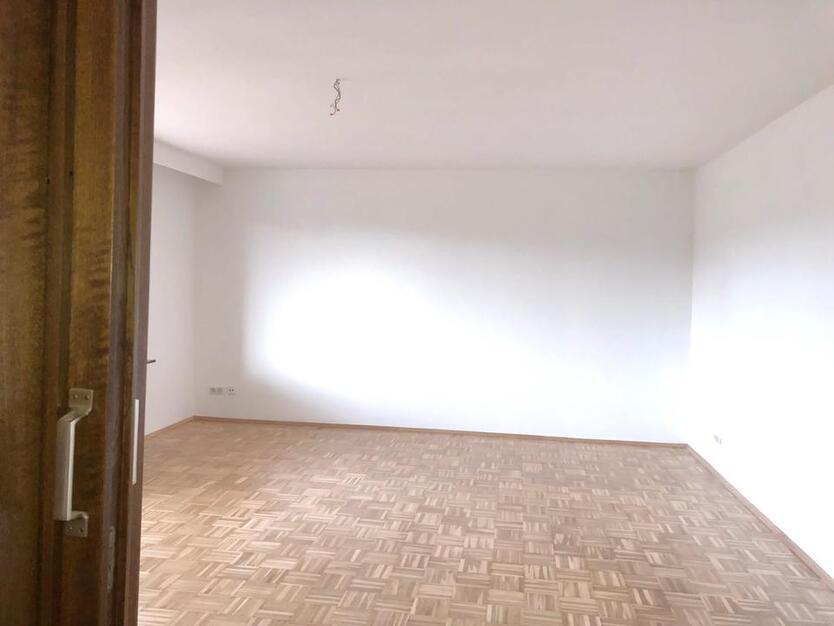 Hochwertig renovierte 3-Zimmer-Wohnung mit unverbaubarem Ausblick