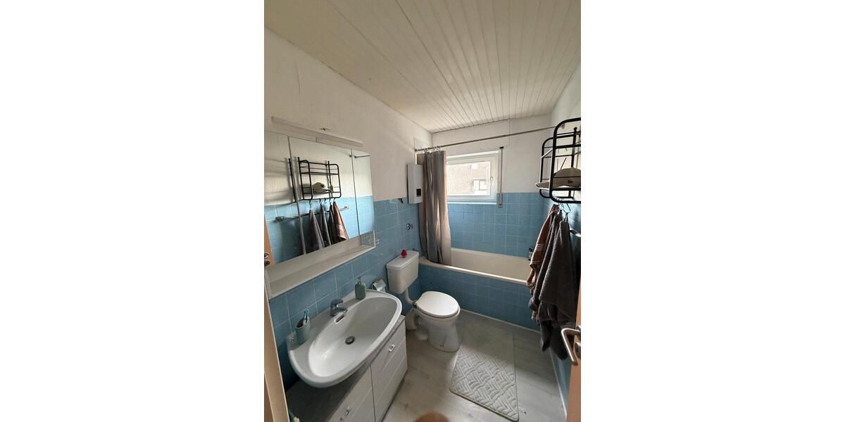 Dachgeschoßwohnung Leverkusen Bergisch Neukirchen - 3 Zimmer, 72 m&sup2;, 950&euro; | Angebot:27585732