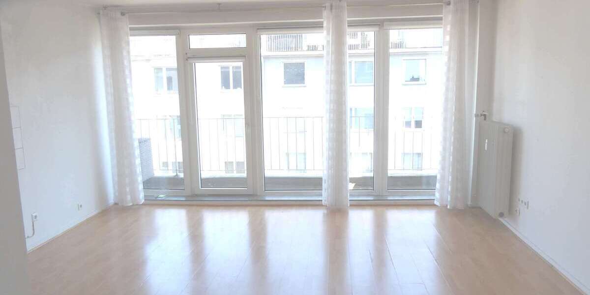 Etagenwohnung Düsseldorf Stadtmitte - 1 Zimmer, 34 m&sup2;, 400&euro; | Angebot:26683526