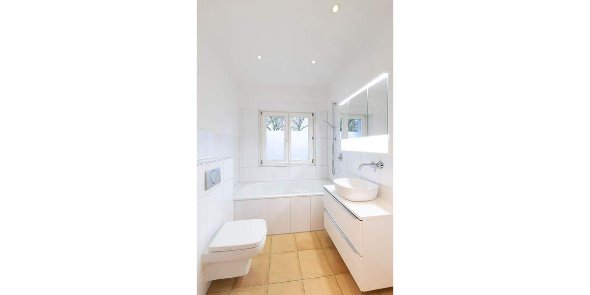 Einfamilienhaus Düsseldorf Gerresheim - 6 Zimmer, 195 m&sup2;, 4.640&euro; | Angebot:24610026