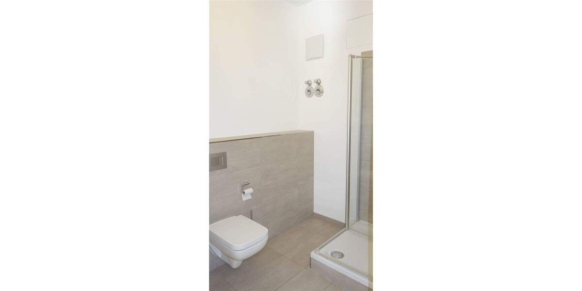 Etagenwohnung Düsseldorf Flingern Nord - 3 Zimmer, 117 m&sup2;, 1.879&euro; | Angebot:25645621