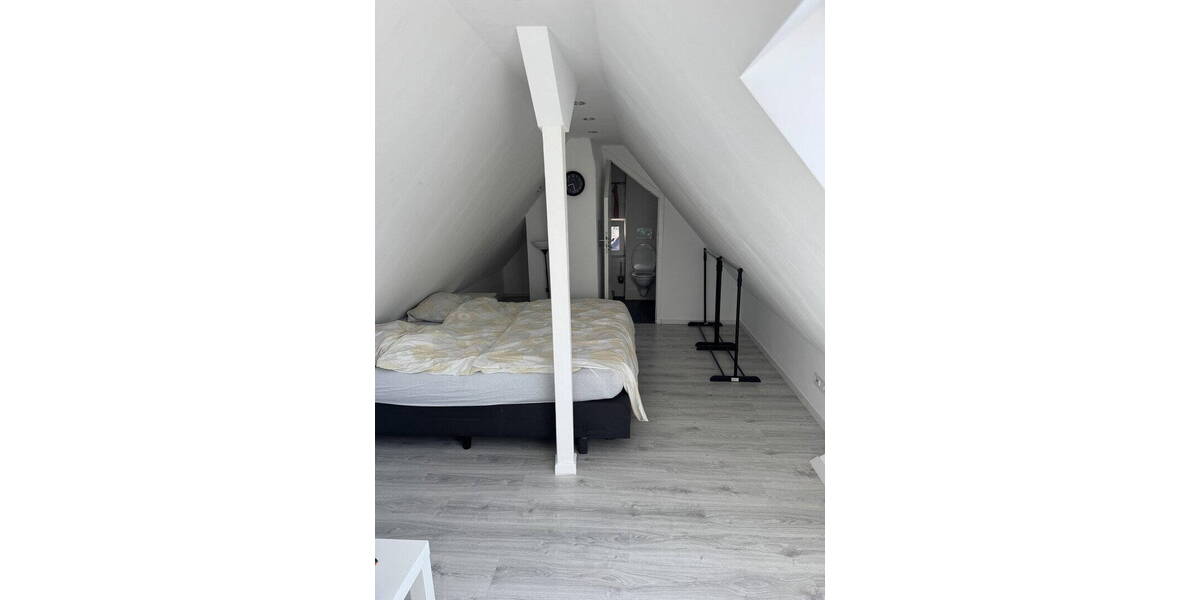 Etagenwohnung Düsseldorf Lohausen - 2 Zimmer, 80 m&sup2;, 1.400&euro; | Angebot:26511662