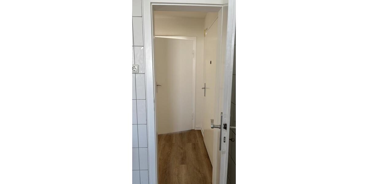 Dachgeschoßwohnung Düsseldorf Niederkassel - 3 Zimmer, 75 m&sup2;, 1.450&euro; | Angebot:27602962