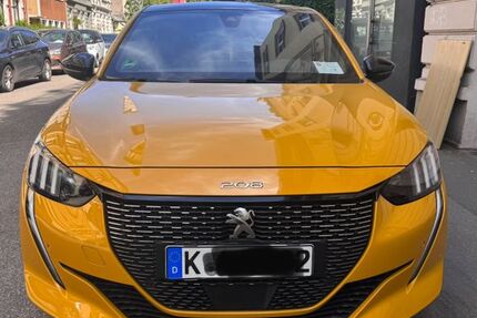 Peugeot 208 67.000 km 17.300 &euro; Köln 50733