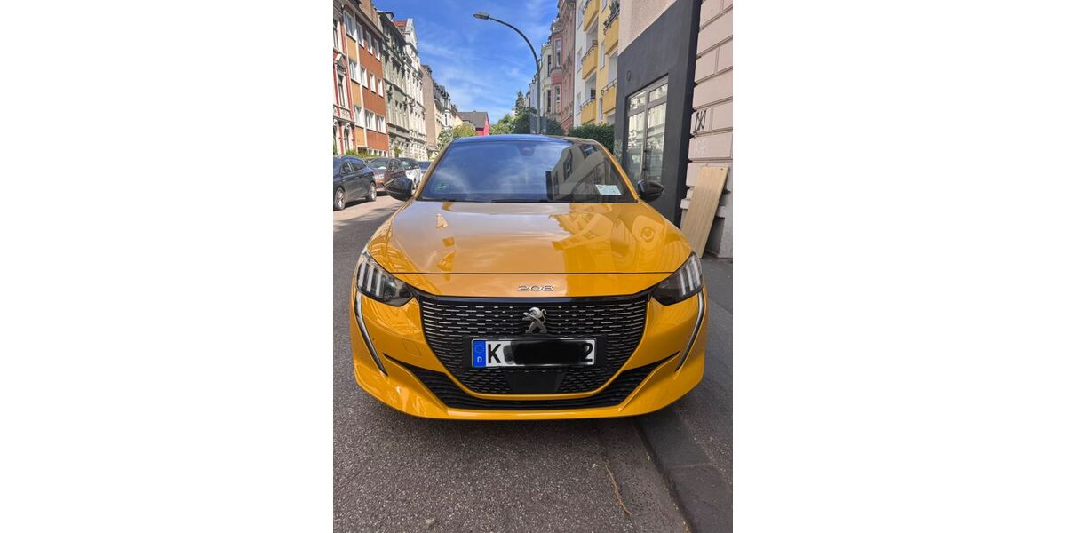 Peugeot 208 67.000 km 17.300 &euro; Köln 50733