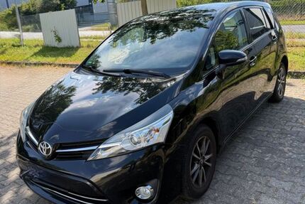 Toyota Verso 111.000 km 9.300 &euro; Neuss 41468