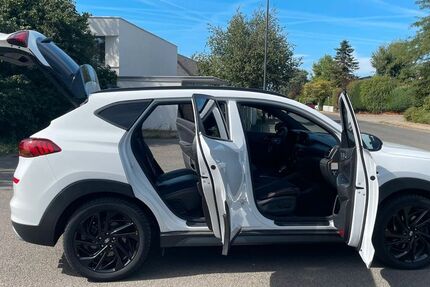 Hyundai TUCSON 56.686 km 17.330 &euro; Düsseldorf Stockum 40468