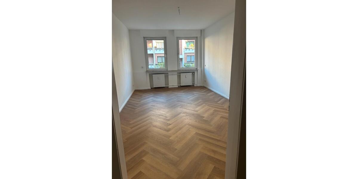 Erdgeschoßwohnung Düsseldorf Stadtbezirk 2 - 4 Zimmer, 106 m&sup2;, 1.696&euro; | Angebot:24832812