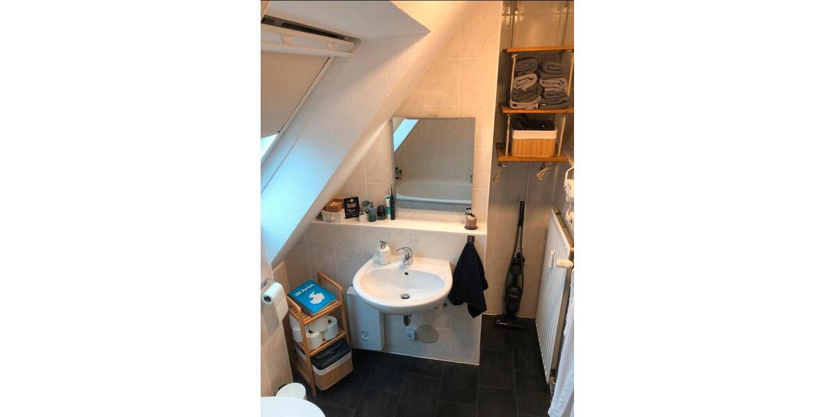 Dachgeschoßwohnung Wermelskirchen - 3 Zimmer, 64 m&sup2;, 195.000&euro; | Angebot:23863611