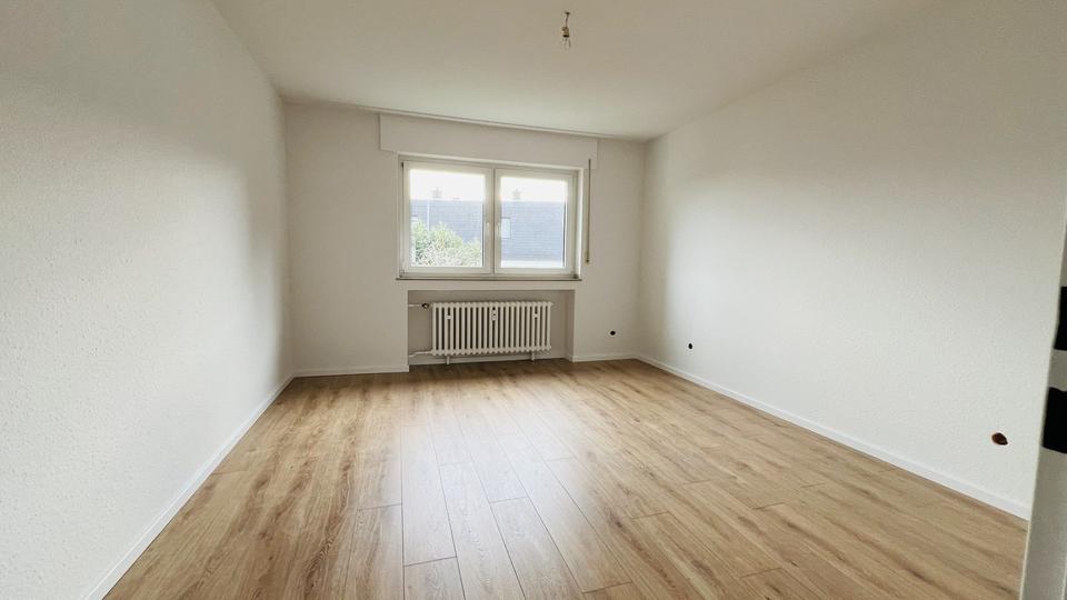 Etagenwohnung Köln Heimersdorf - 3 Zimmer, 81 m&sup2;, 1.150&euro; | Angebot:24742311