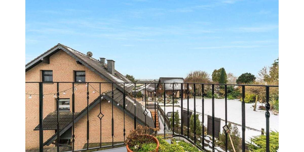 Mehrfamilienhaus, Wohnhaus Odenthal Hüttchen - 8 Zimmer, 251 m&sup2;, 399.000&euro; | Angebot:25775948