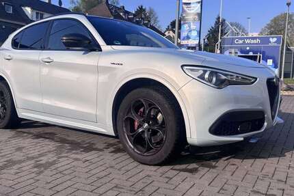 Alfa Romeo Stelvio 119.500 km 29.900 &euro; solingen 42659
