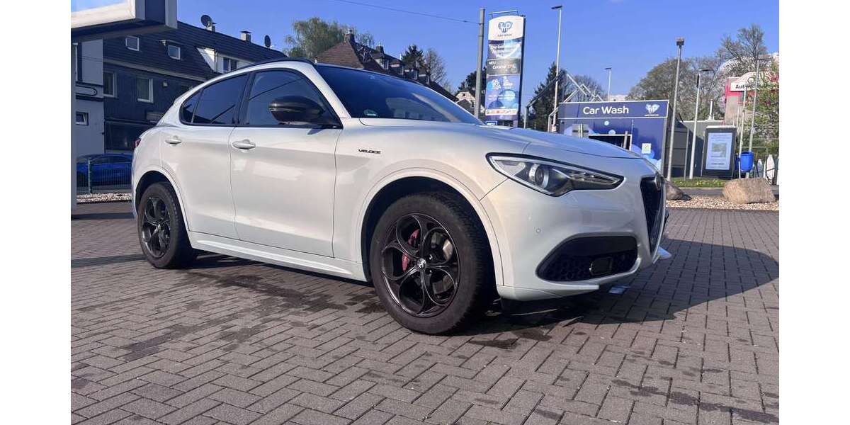 Alfa Romeo Stelvio 119.500 km 29.900 &euro; solingen 42659