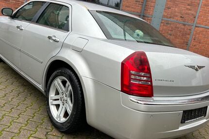 Chrysler 300C 41.260 km 10.690 &euro; Köln 51069