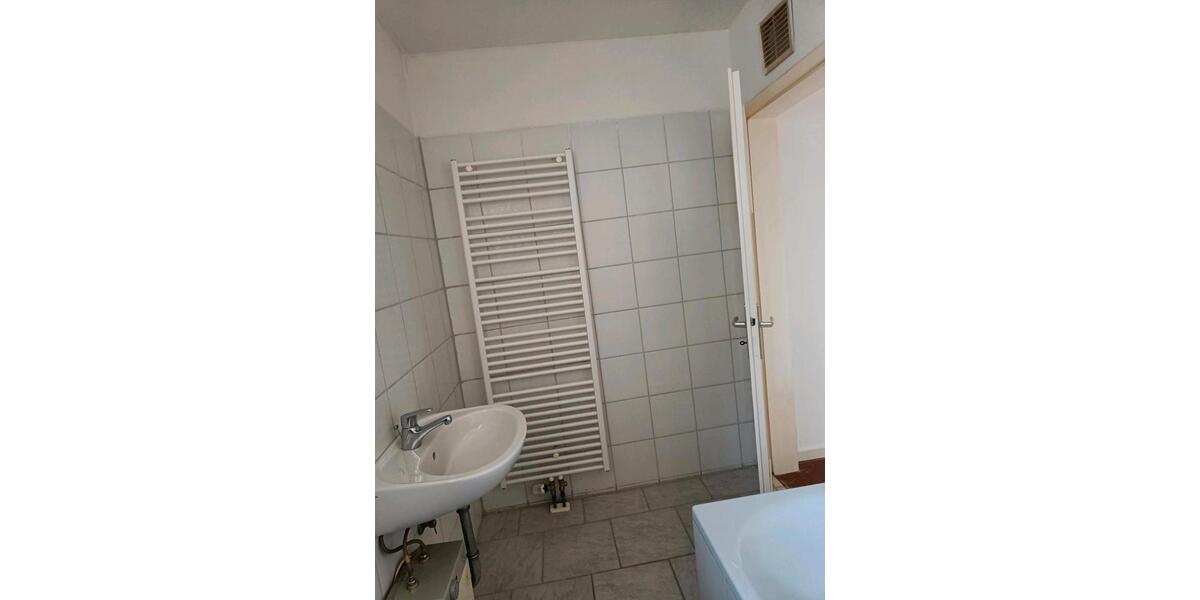 Erdgeschoßwohnung Solingen Mitte - 1 Zimmer, 45 m&sup2;, 600&euro; | Angebot:26327004