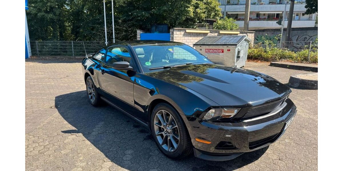Ford Mustang 228.000 km 10.800 &euro; Köln 50737