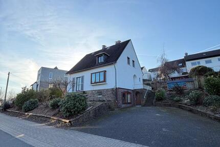 Haus Wipperfürth - 6 Zimmer, 105 m&sup2;, 1.100&euro; | Angebot:24848111