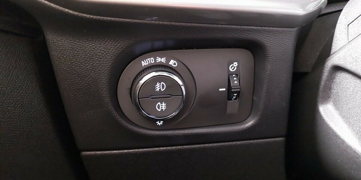 Opel Mokka GS 48V Hybrid, Kamera, LED-Matrix Licht 5.000 km 29.980 € HAAN 42781