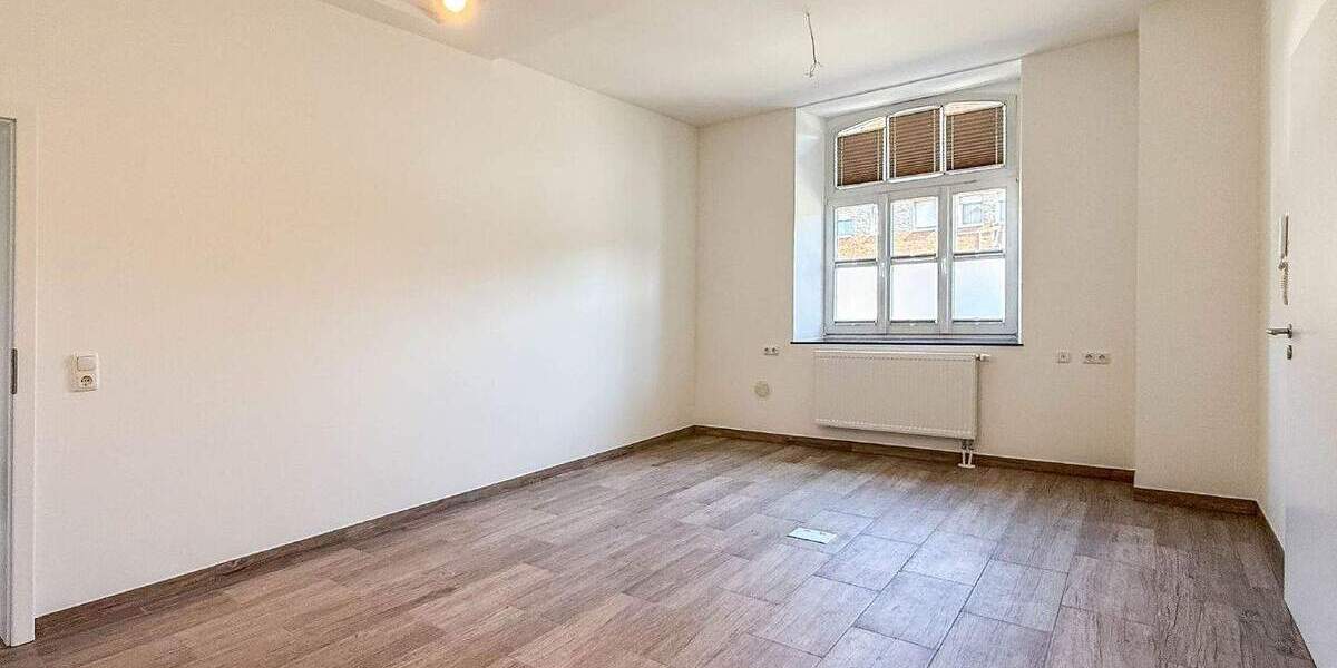 Gewerbeobjekt Overath Untereschbach - 6 Zimmer, 133 m&sup2;, 185.000&euro; | Angebot:24252029