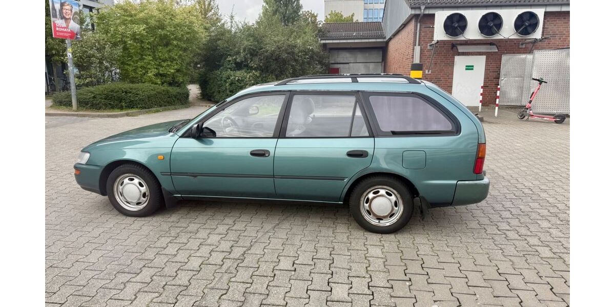 Toyota Corolla 189.000 km 3.300 &euro; Köln 50825