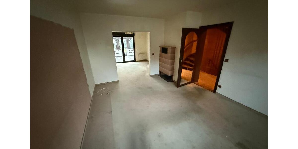 Doppelhaushälfte Köln Ehrenfeld - 5 Zimmer, 150 m&sup2;, 350.000&euro; | Angebot:24852009