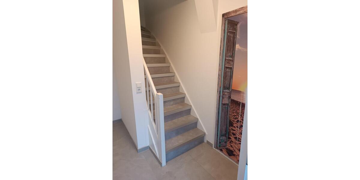 3,5 Zi Wohnung 123 m2 1. OG Balkon, Garten, 2 Stellplätze 3 zimmer