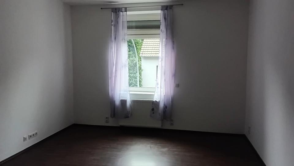 Etagenwohnung Velbert Velbert-Mitte - 3 Zimmer, 100 m&sup2;, 800&euro; | Angebot:26476732