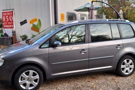 VW Touran 224.000 km 3.290 € Köln Porz 51147