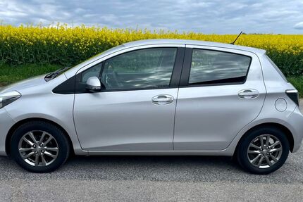 Toyota Yaris 35.600 km 7.900 &euro; Ratingen 40878