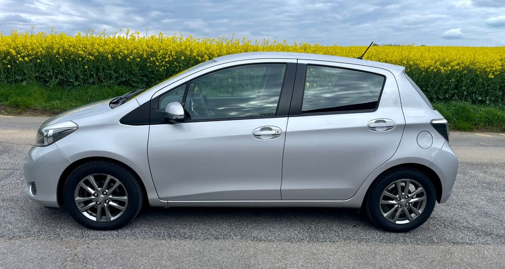 Toyota Yaris 35.600 km 7.900 &euro; Ratingen 40878