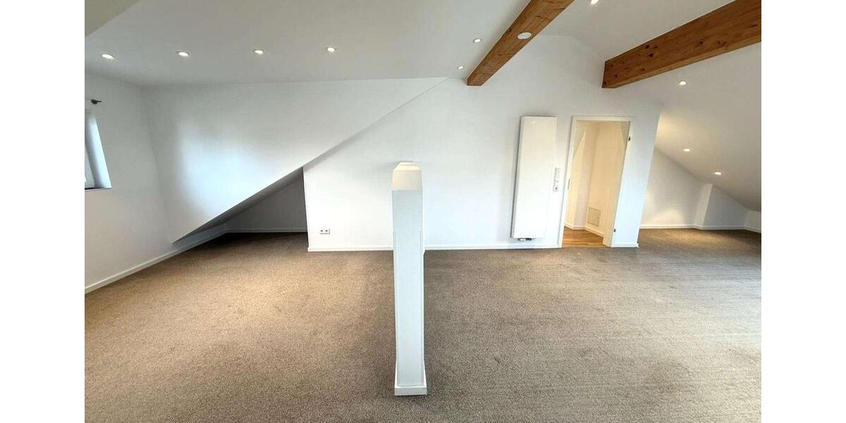 Dachgeschoßwohnung Pulheim - 3 Zimmer, 110 m&sup2;, 1.500&euro; | Angebot:24864409