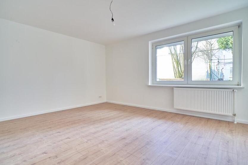 Wunderschöne,modernisierte 2- Zimmer Eigentumswohnung mit Terasse