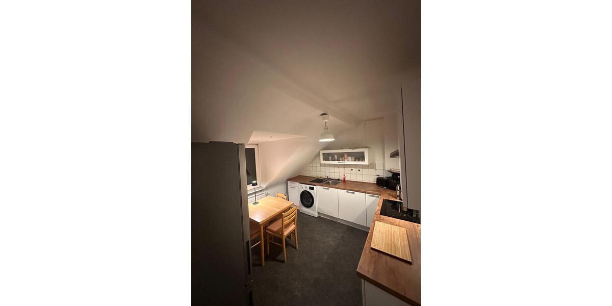 Dachgeschoßwohnung Düsseldorf Oberbilk - 2 Zimmer, 48 m&sup2;, 670&euro; | Angebot:25590275